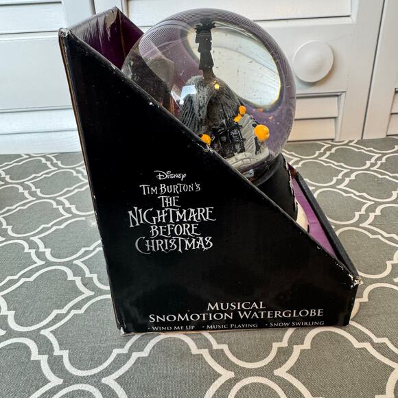 Disney Nightmare Before Christmas Snow Globe Musical This is Halloween New - Picture 4 of 6